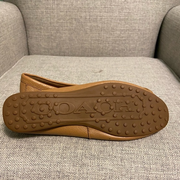 GUC Women’s Tan Coach Frederica Loafers Size 8.5 - Picture 5 of 7